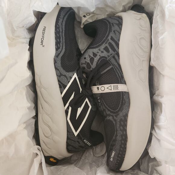 New Balance Black Gray Women's Sneakers Hierro Trail Vibram Fresh Foam 8D Wide - Picture 9 of 10